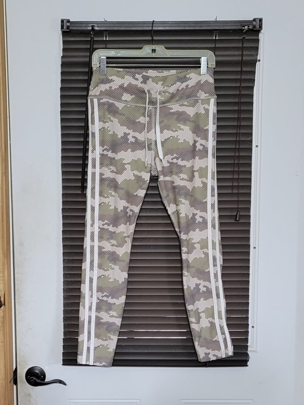 Avia / New York/unbranded womans leggings/capris/bermuda shorts size m 8-10 - Picture 3 of 15